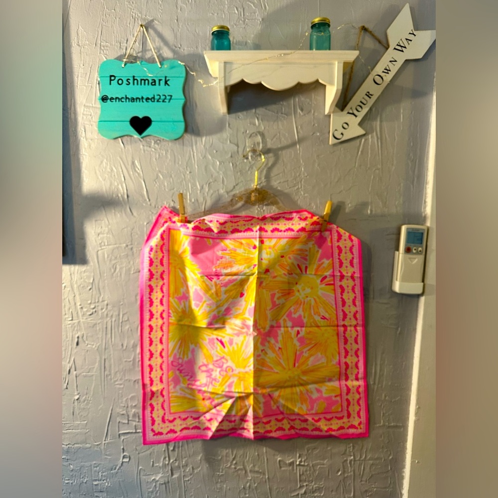 Lilly Pulitzer handkerchief bandanna Head wrap scarf NWOT
